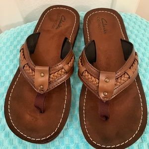 Clarks flip flop style sandals, leather, brown, new, size 6